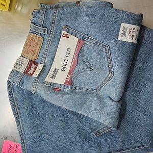 Levis 515